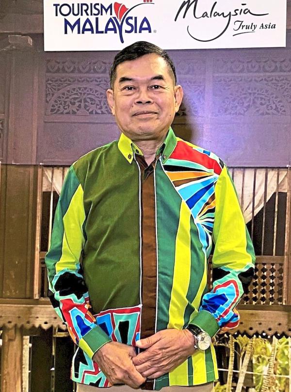 Leong currently serves as the Malaysian Tourist Guides Council president.